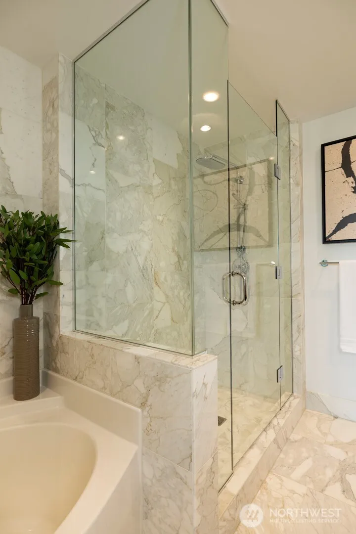Property photo for 737 Olive Way #3702, Seattle photo 8