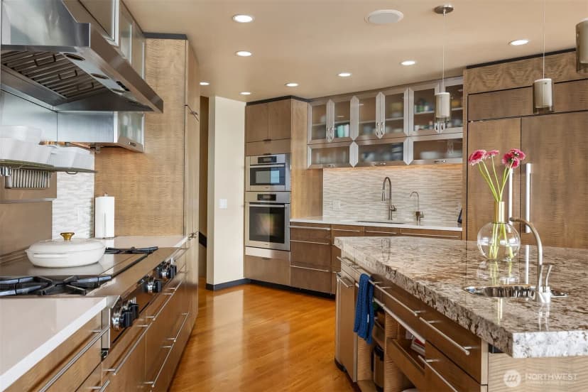Property photo for 7703 W Mercer Way, Mercer Island photo 14