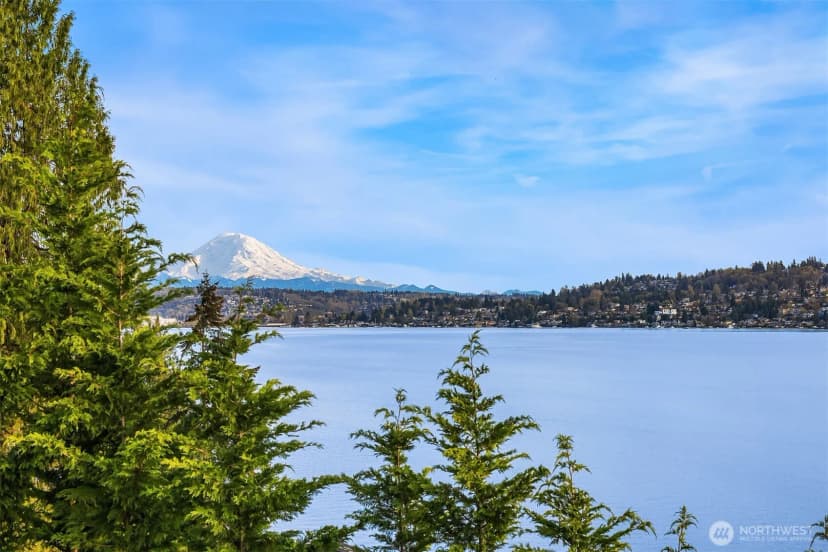 Property photo for 7703 W Mercer Way, Mercer Island photo 37