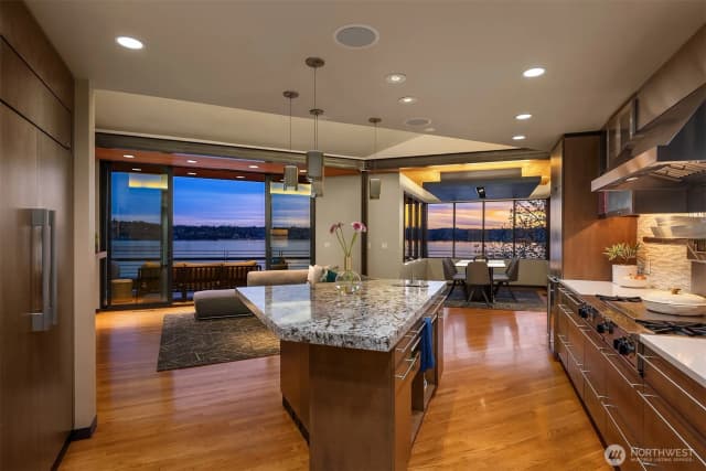 Property photo for 7703 W Mercer Way, Mercer Island photo 4