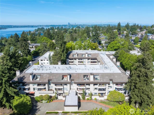 Property photo for 401 100th Avenue Ne #214, Bellevue