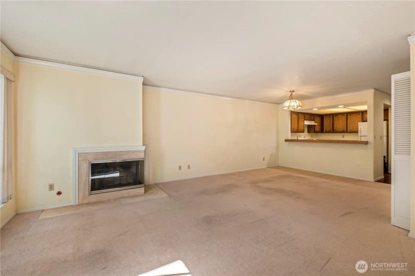 Property photo for 401 100th Avenue Ne #214, Bellevue photo 19
