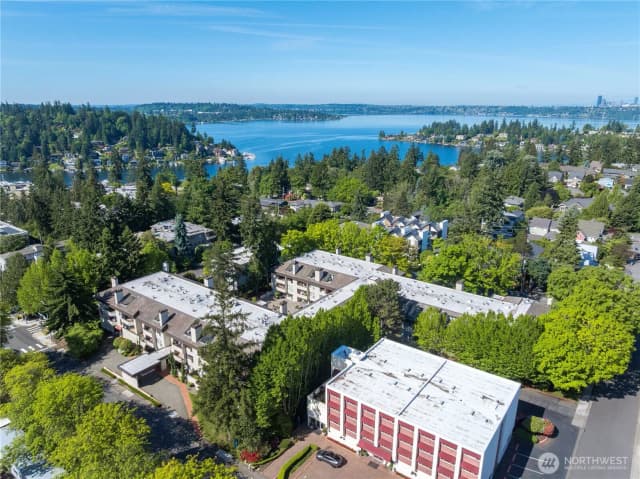 Property photo for 401 100th Avenue Ne #214, Bellevue photo 4