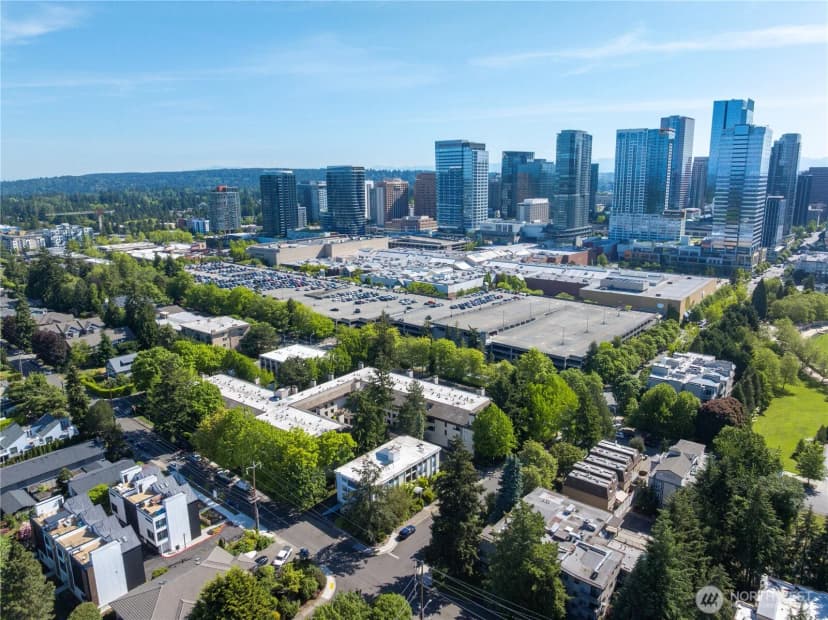 Property photo for 401 100th Avenue Ne #214, Bellevue photo 8