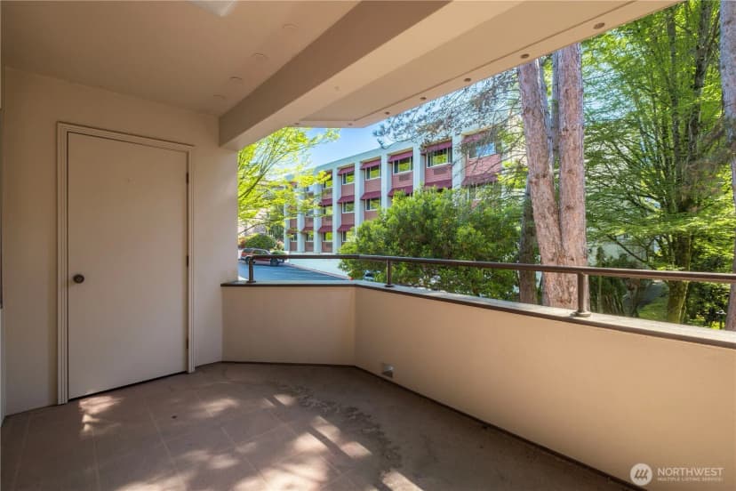 Property photo for 401 100th Avenue Ne #214, Bellevue photo 26