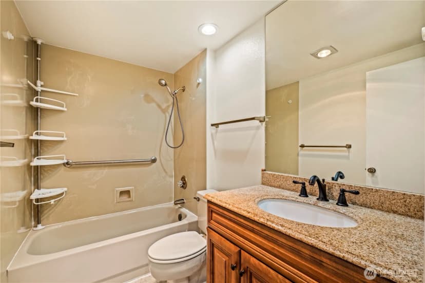 Property photo for 401 100th Avenue Ne #214, Bellevue photo 22