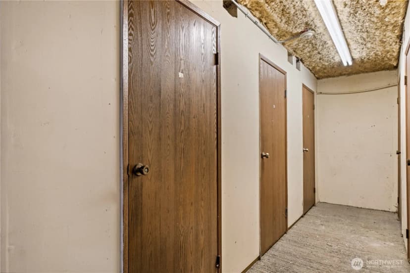 Property photo for 401 100th Avenue Ne #214, Bellevue photo 31