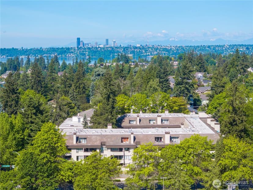 Property photo for 401 100th Avenue Ne #214, Bellevue photo 3