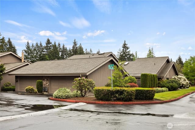 Property photo for 14225 Ne 2nd Place #100f, Bellevue