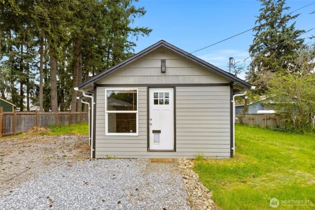 Property photo for 135 171st Street E, Spanaway photo 2