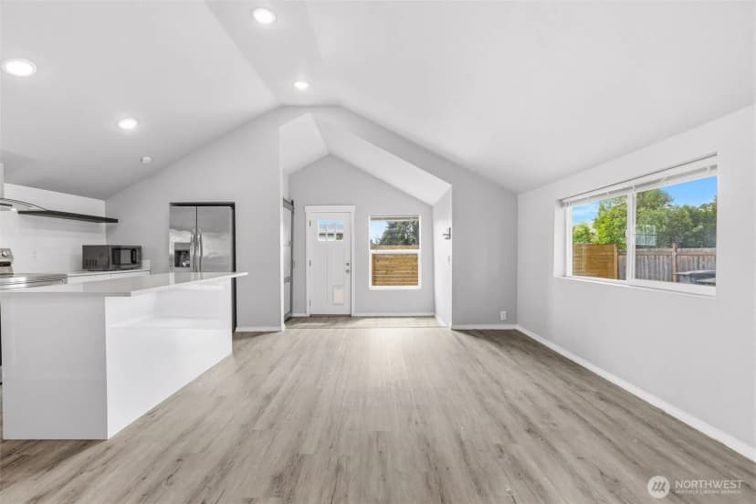 Property photo for 135 171st Street E, Spanaway photo 11
