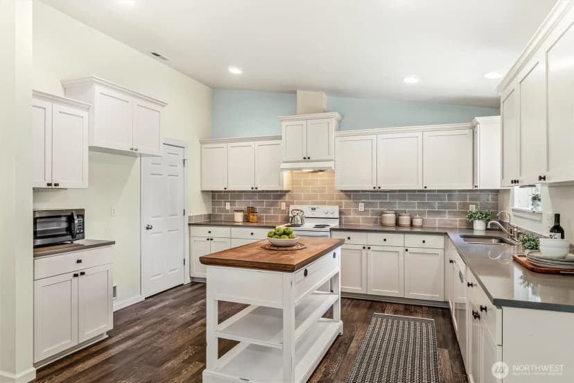 Property photo for 214 280th Street Ne, Arlington photo 14