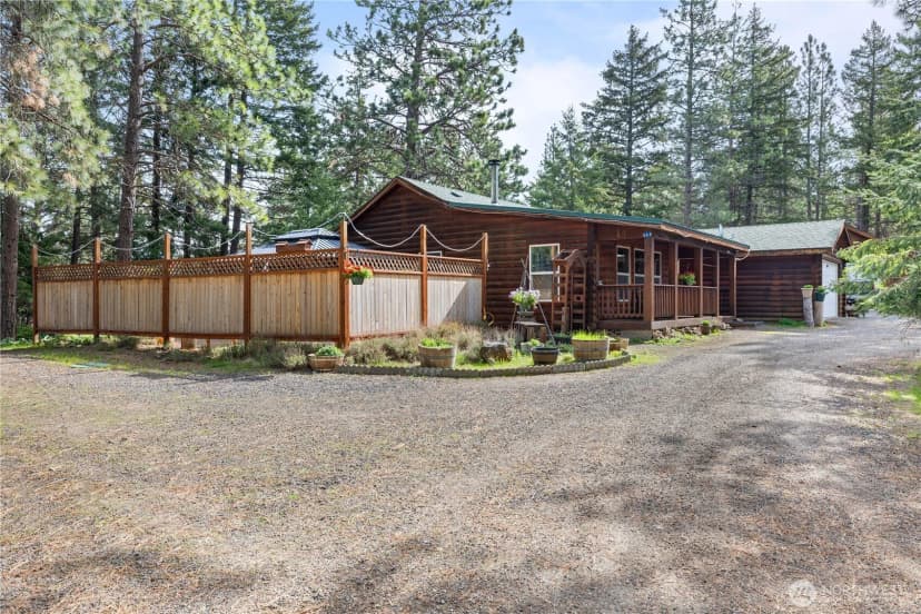 Property photo for 640 Emerick Road, Cle Elum photo 2