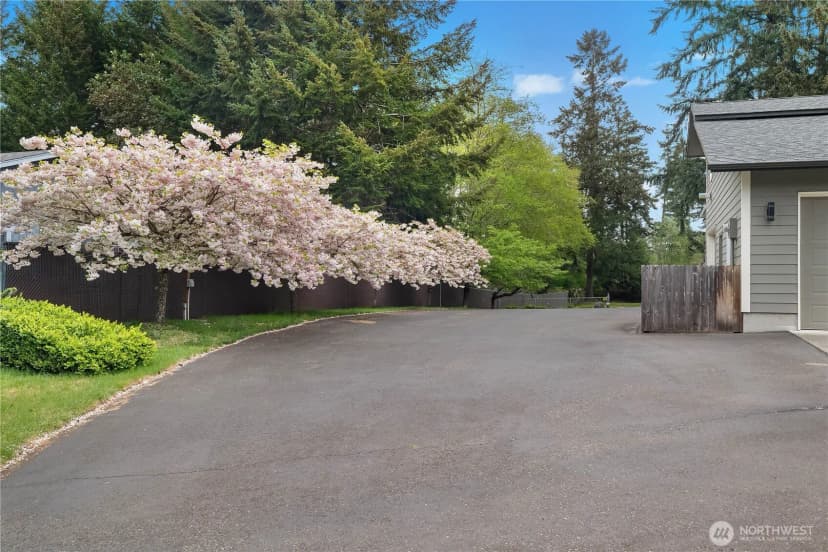 Property photo for 5732 Hill Street Ne, Olympia photo 4