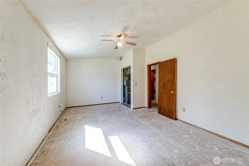 Property photo for 3962 Deer Park Road, Port Angeles photo 16