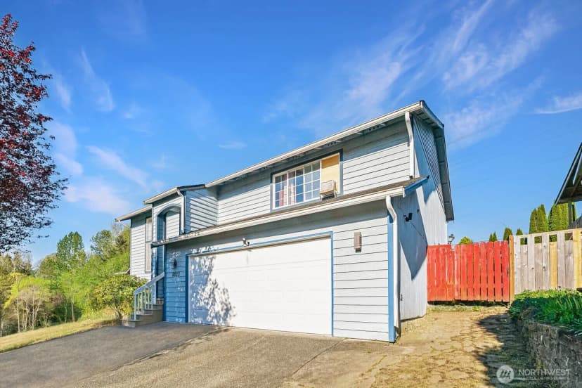 Property photo for 8823 W Mall Drive, Everett photo 3