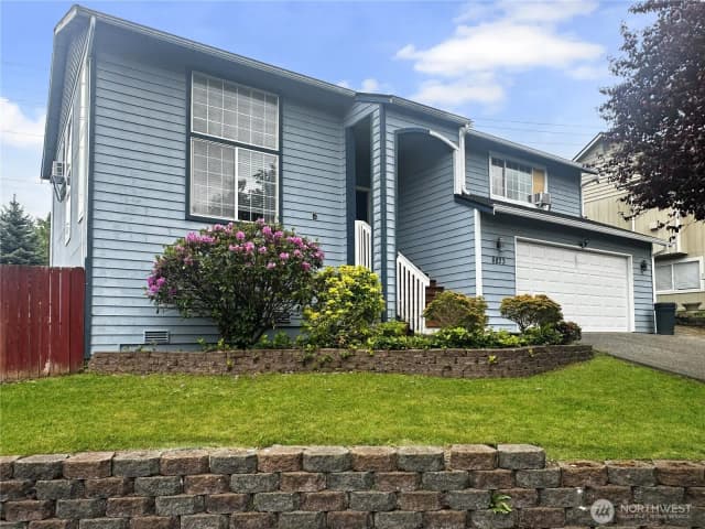 Property photo for 8823 W Mall Drive, Everett