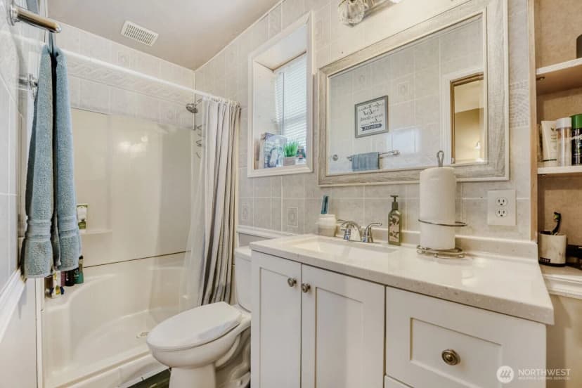 Property photo for 8823 W Mall Drive, Everett photo 22