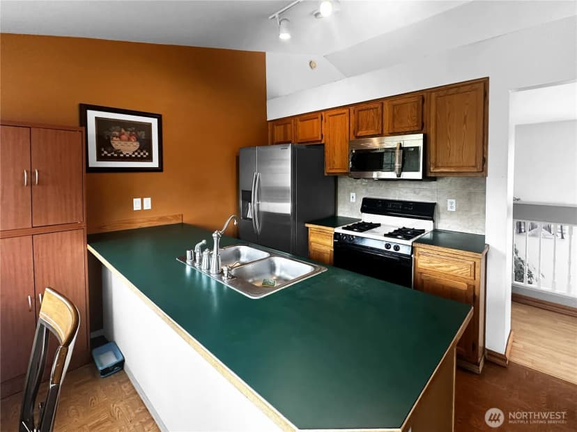 Property photo for 8823 W Mall Drive, Everett photo 10