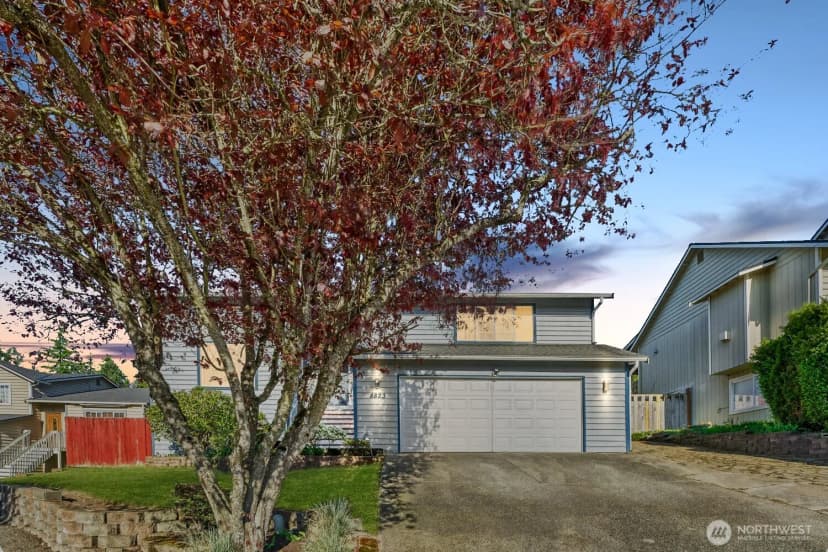 Property photo for 8823 W Mall Drive, Everett photo 2