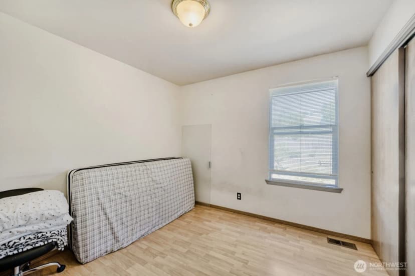 Property photo for 8823 W Mall Drive, Everett photo 18