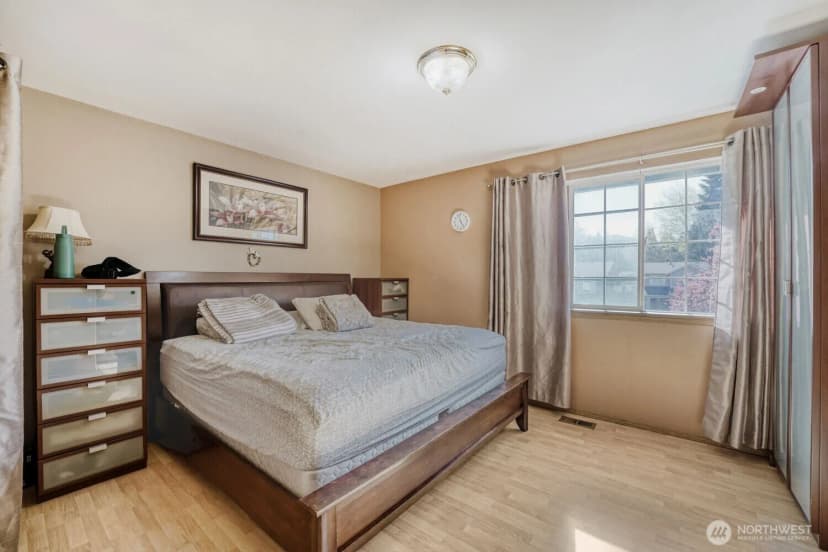 Property photo for 8823 W Mall Drive, Everett photo 14