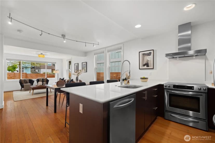 Property photo for 927 29th Avenue S, Seattle photo 14