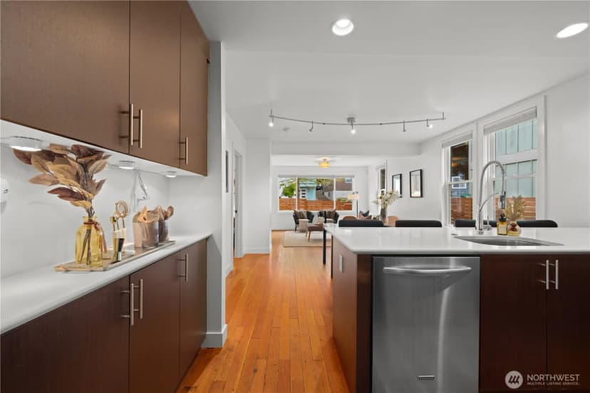 Property photo for 927 29th Avenue S, Seattle photo 13