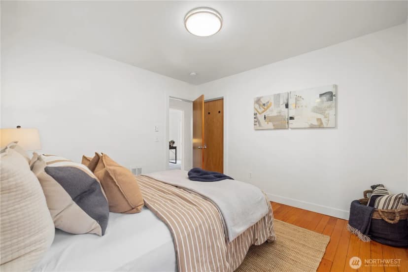 Property photo for 927 29th Avenue S, Seattle photo 19