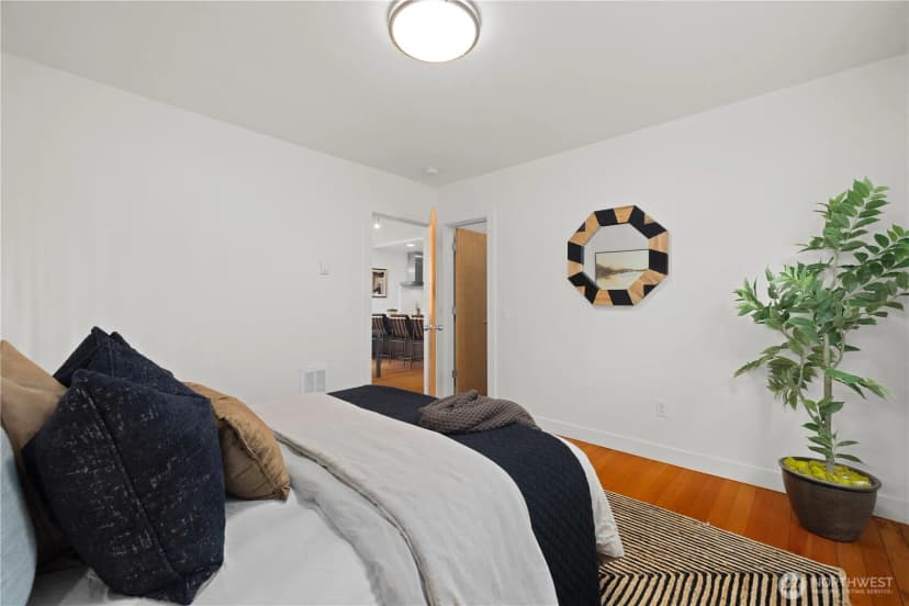 Property photo for 927 29th Avenue S, Seattle photo 22