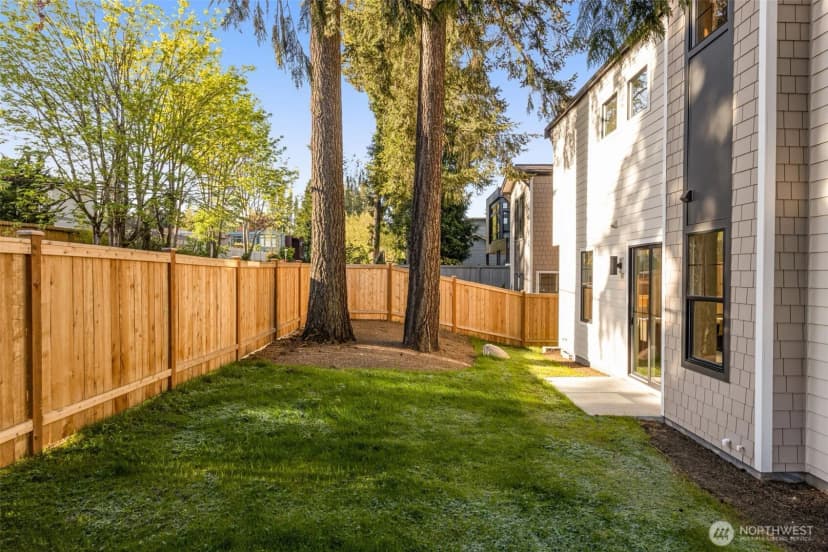 Property photo for 11608 Ne 92nd Street, Kirkland photo 37