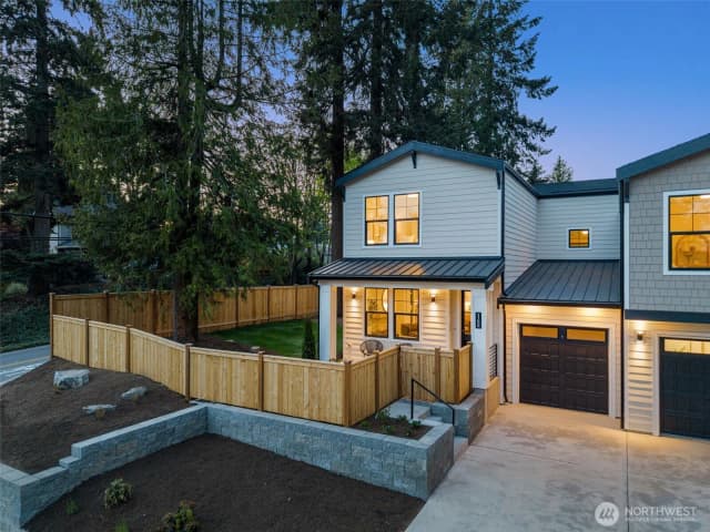 Property photo for 11608 Ne 92nd Street, Kirkland photo 3