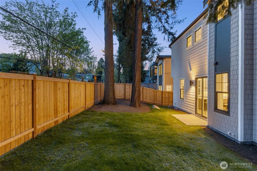 Property photo for 11608 Ne 92nd Street, Kirkland photo 33