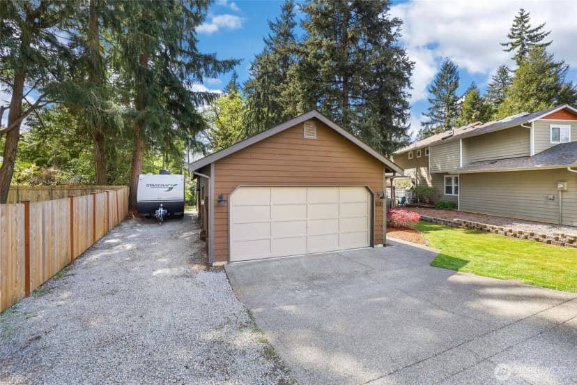 Property photo for 1620 186th Avenue E, Lake Tapps photo 4