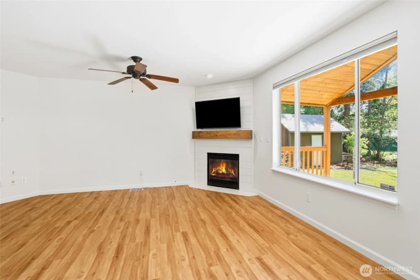 Property photo for 1620 186th Avenue E, Lake Tapps photo 10