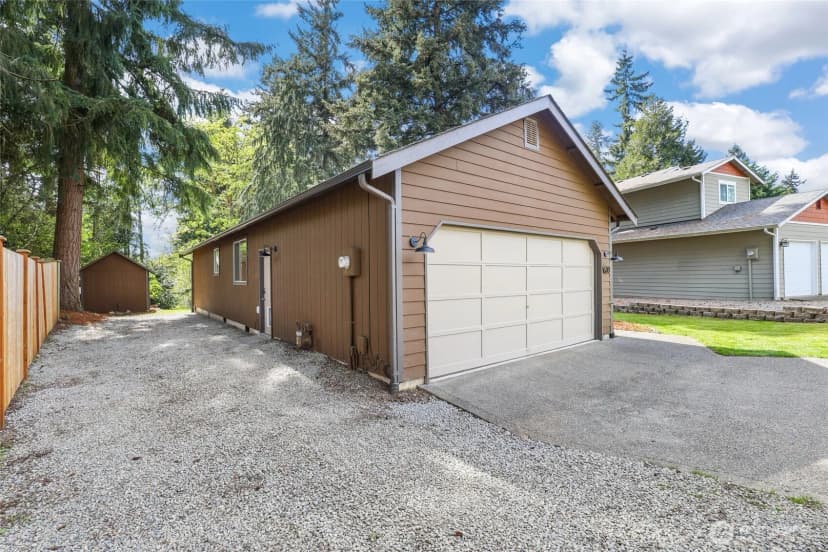 Property photo for 1620 186th Avenue E, Lake Tapps photo 6