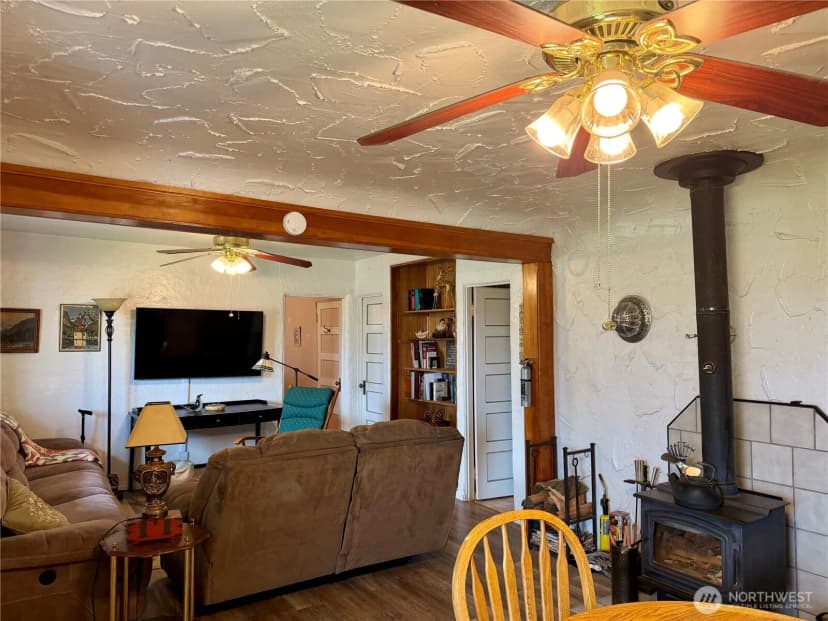 Property photo for 58110 View Place Ne, Grand Coulee photo 7