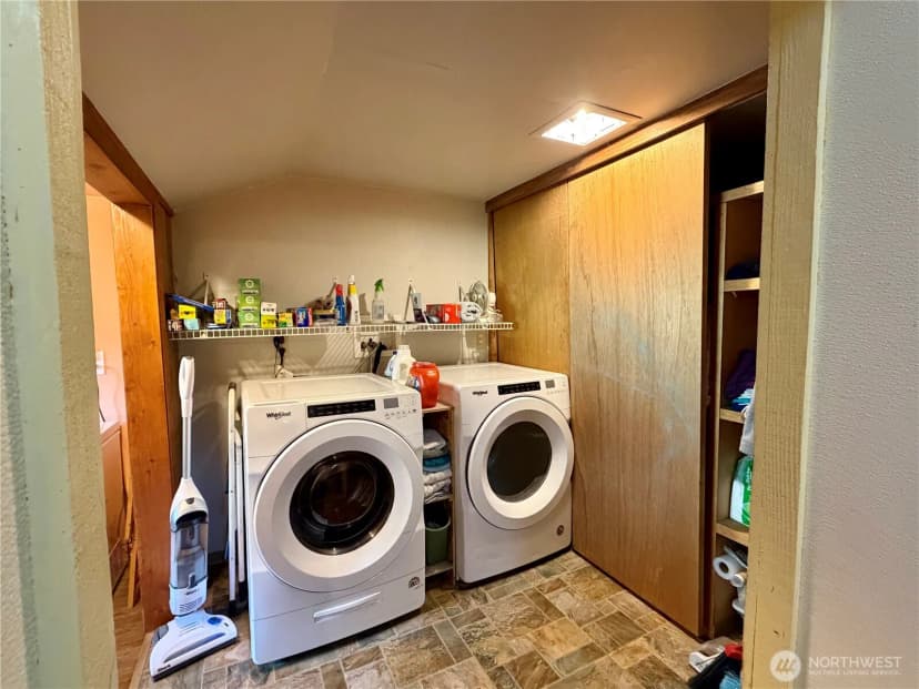 Property photo for 58110 View Place Ne, Grand Coulee photo 12