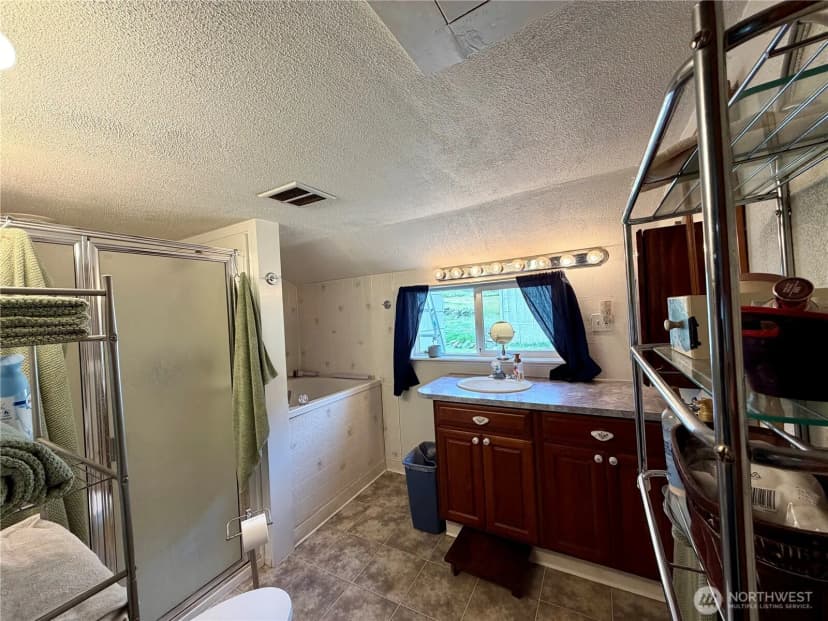 Property photo for 58110 View Place Ne, Grand Coulee photo 15
