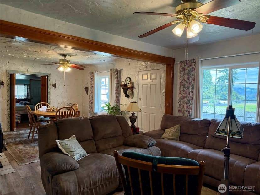 Property photo for 58110 View Place Ne, Grand Coulee photo 8