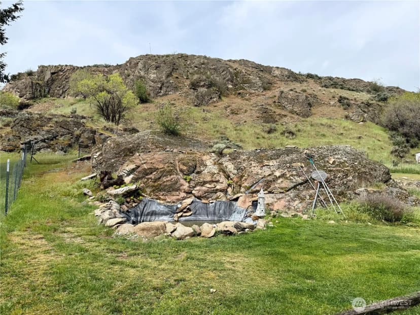 Property photo for 58110 View Place Ne, Grand Coulee photo 4