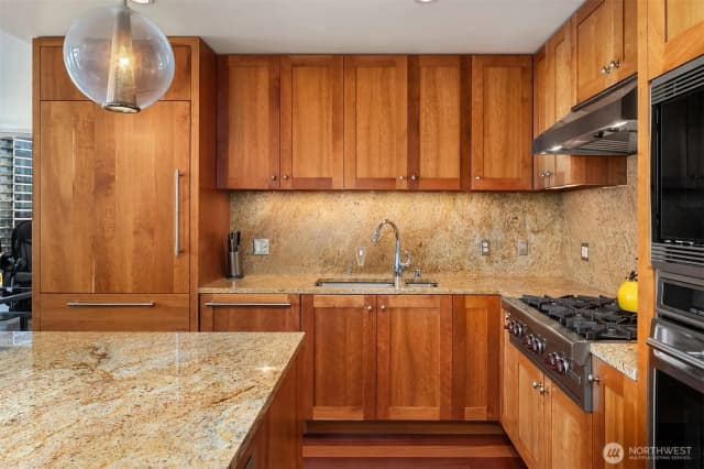 Property photo for 10700 Ne 4th Street #2202, Bellevue photo 3
