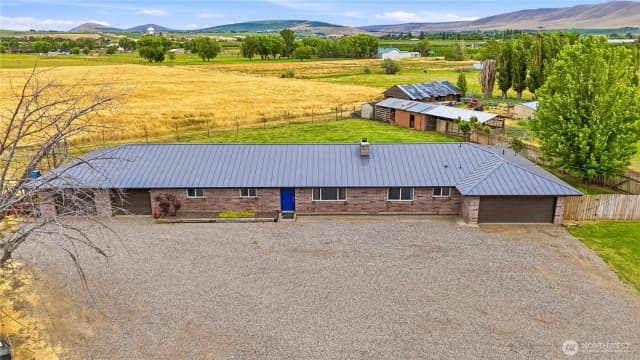 Property photo for 52005 N Whan Road, Benton City