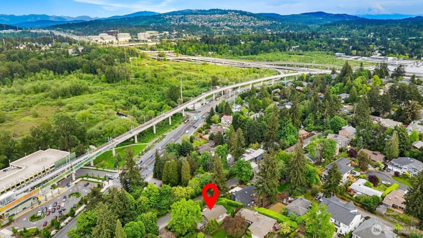 Property photo for 2805 112th Avenue Se, Bellevue photo 39