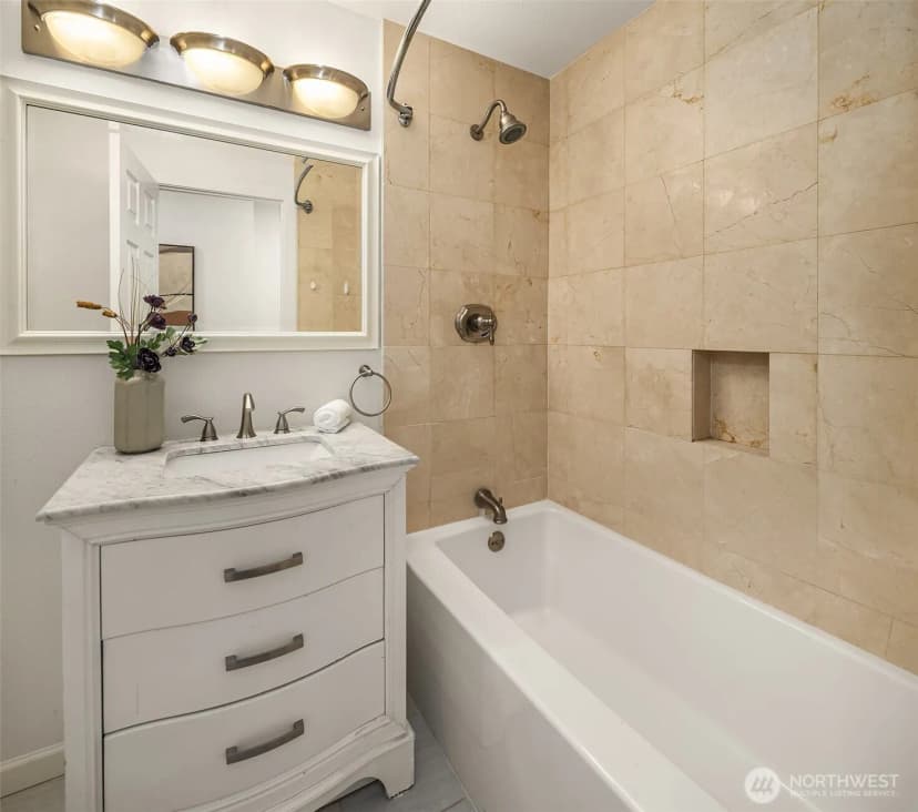 Property photo for 2805 112th Avenue Se, Bellevue photo 14