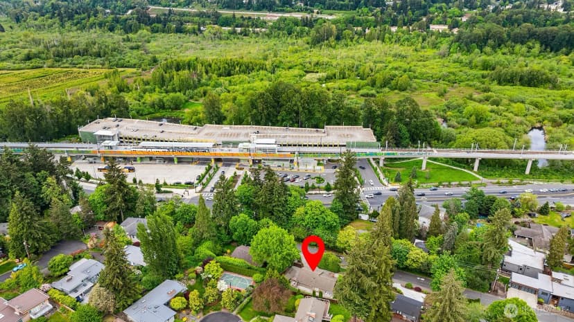 Property photo for 2805 112th Avenue Se, Bellevue photo 38