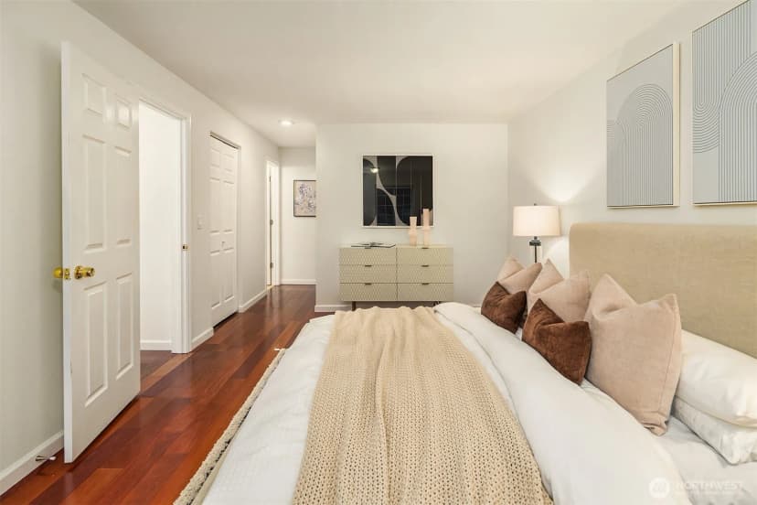 Property photo for 2805 112th Avenue Se, Bellevue photo 17