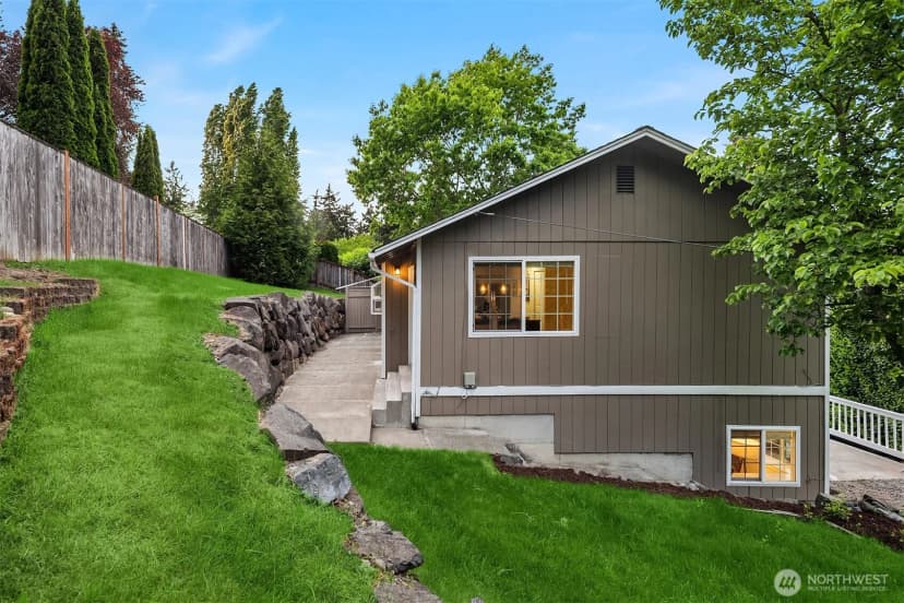 Property photo for 2805 112th Avenue Se, Bellevue photo 33