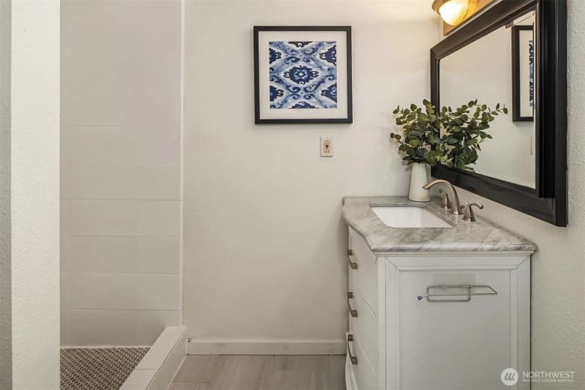 Property photo for 2805 112th Avenue Se, Bellevue photo 25