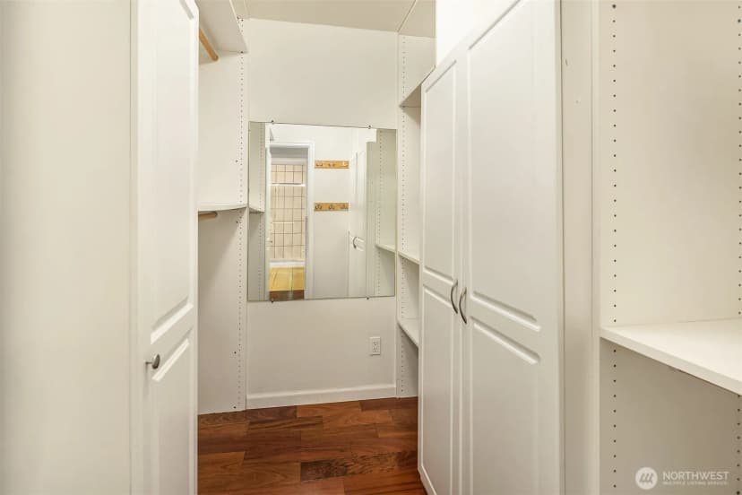 Property photo for 2805 112th Avenue Se, Bellevue photo 18